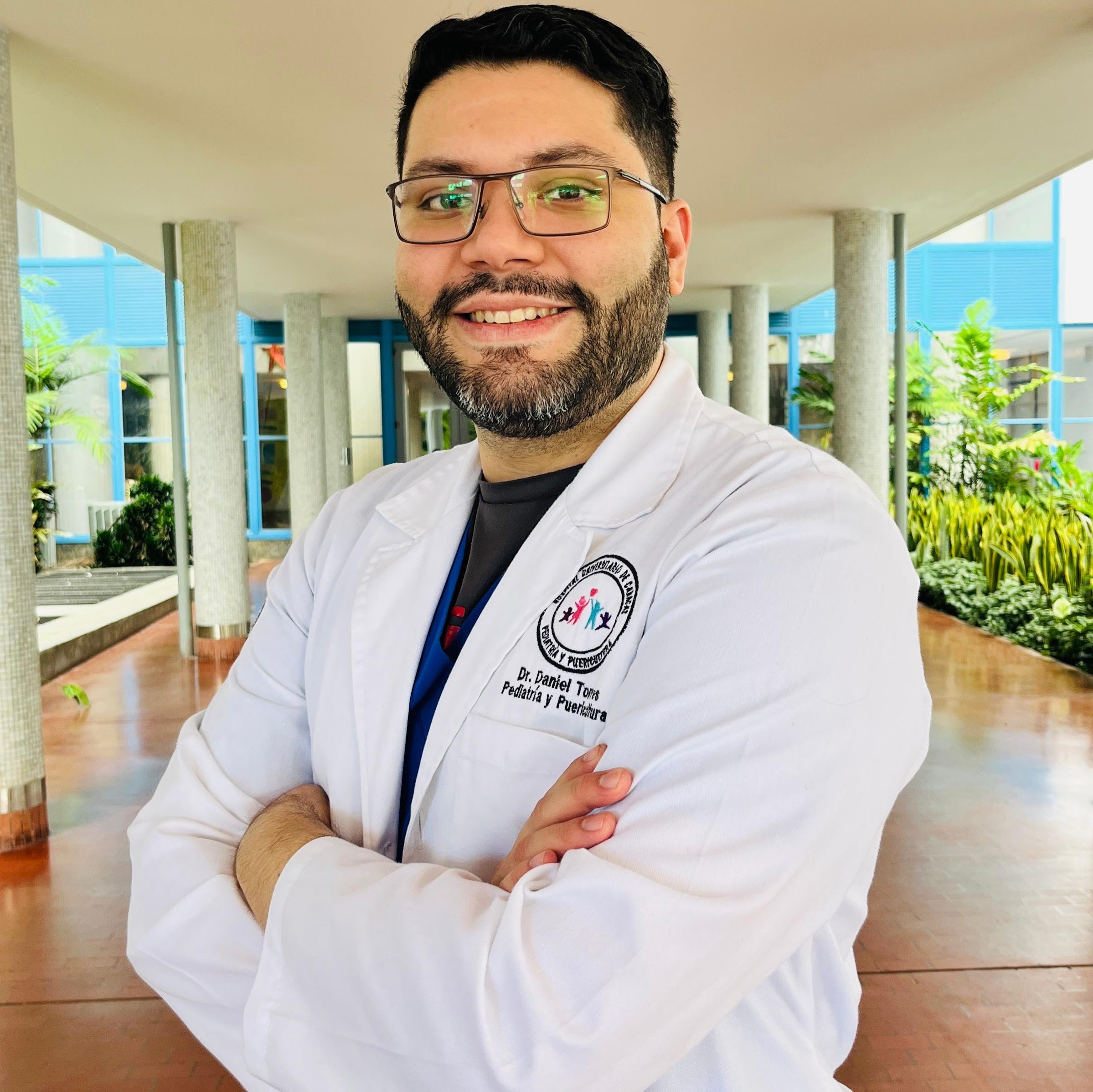 Dr. Daniel Torres